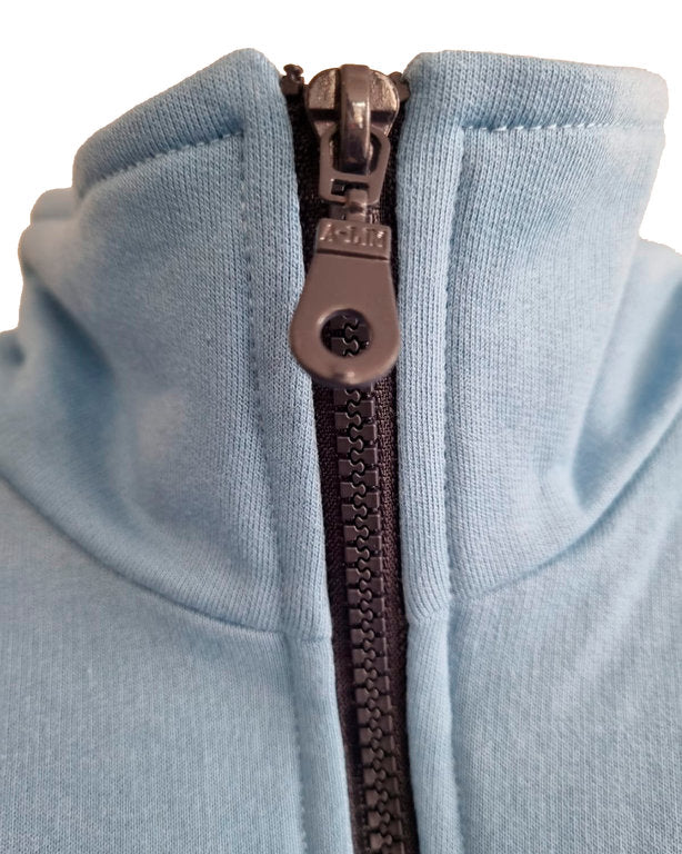 Polerón Celeste León